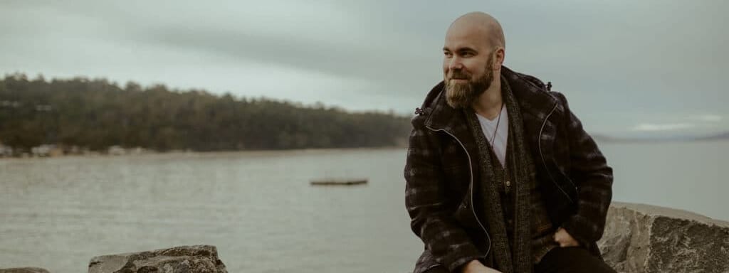 Bully Hay – New Single ‘Wash Off The World’