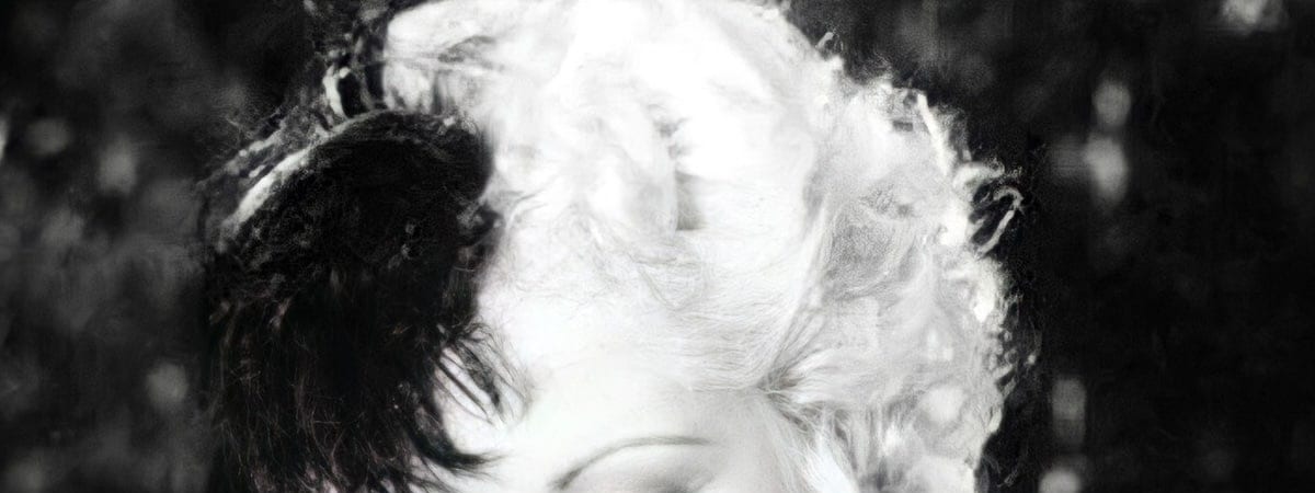 ON THIS DAY: 9 May 1989 – A Night to Remember, Cyndi Lauper’s Daring Detour