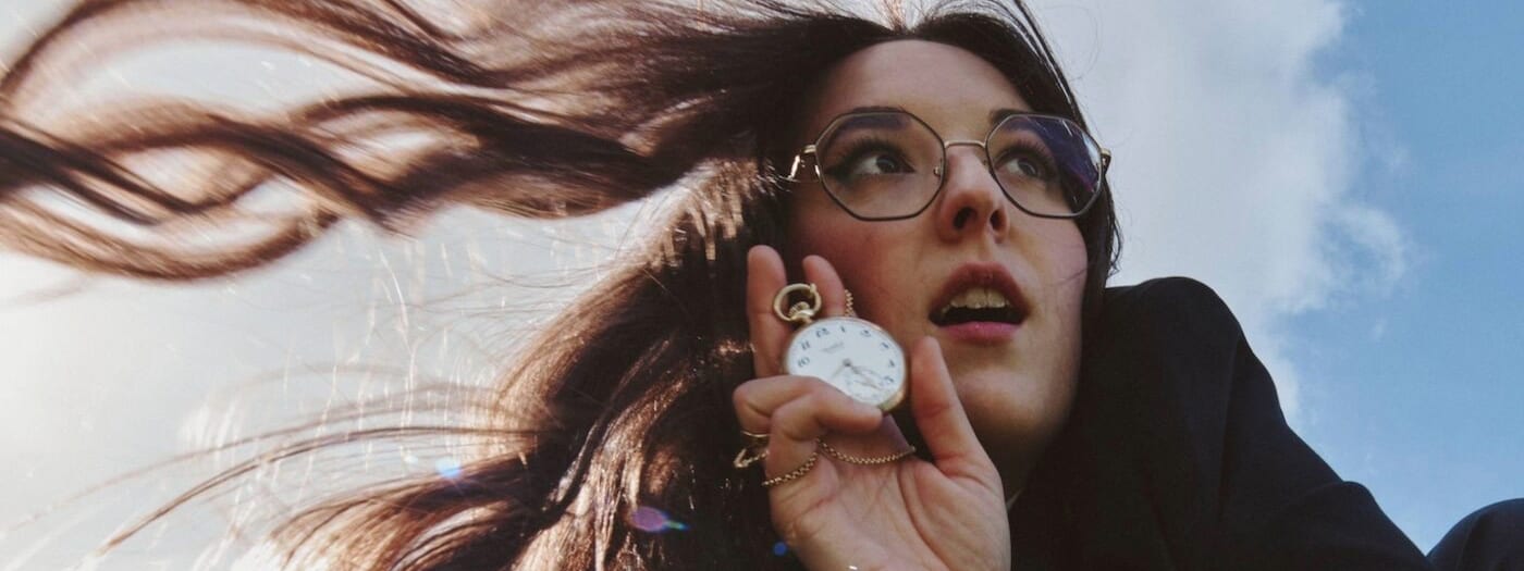 Swiss Singer-Songwriter Veronica Fusaro Shares Jangly New Single – Slot Machine