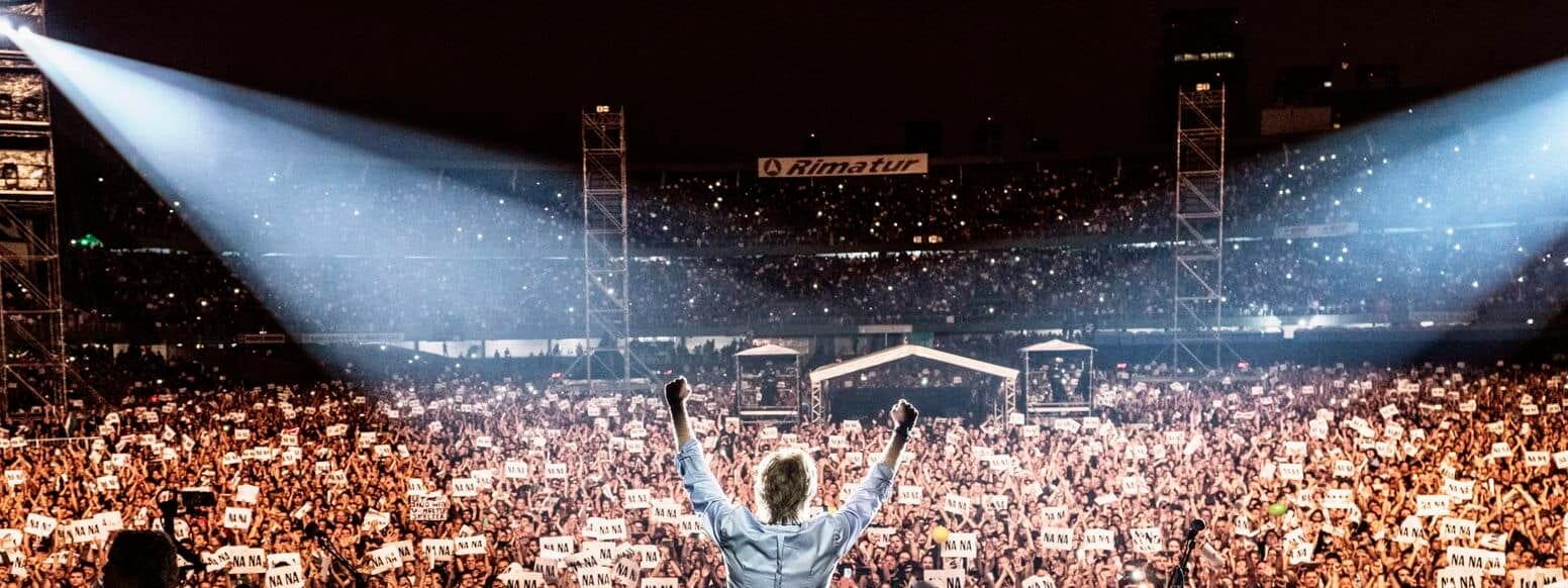 Paul McCartney Lands Down Under