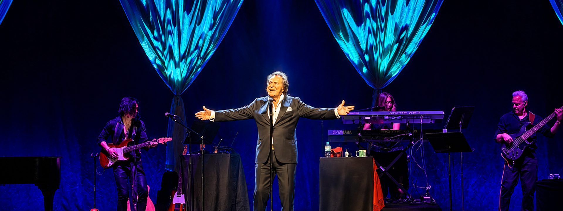 Engelbert Humperdinck on stage at Her Majesty's Theatre