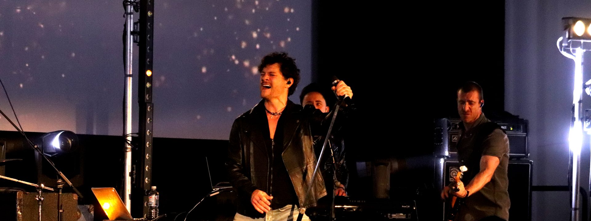 REVIEW: Rob Mills Performs The Songs Of Bon Jovi