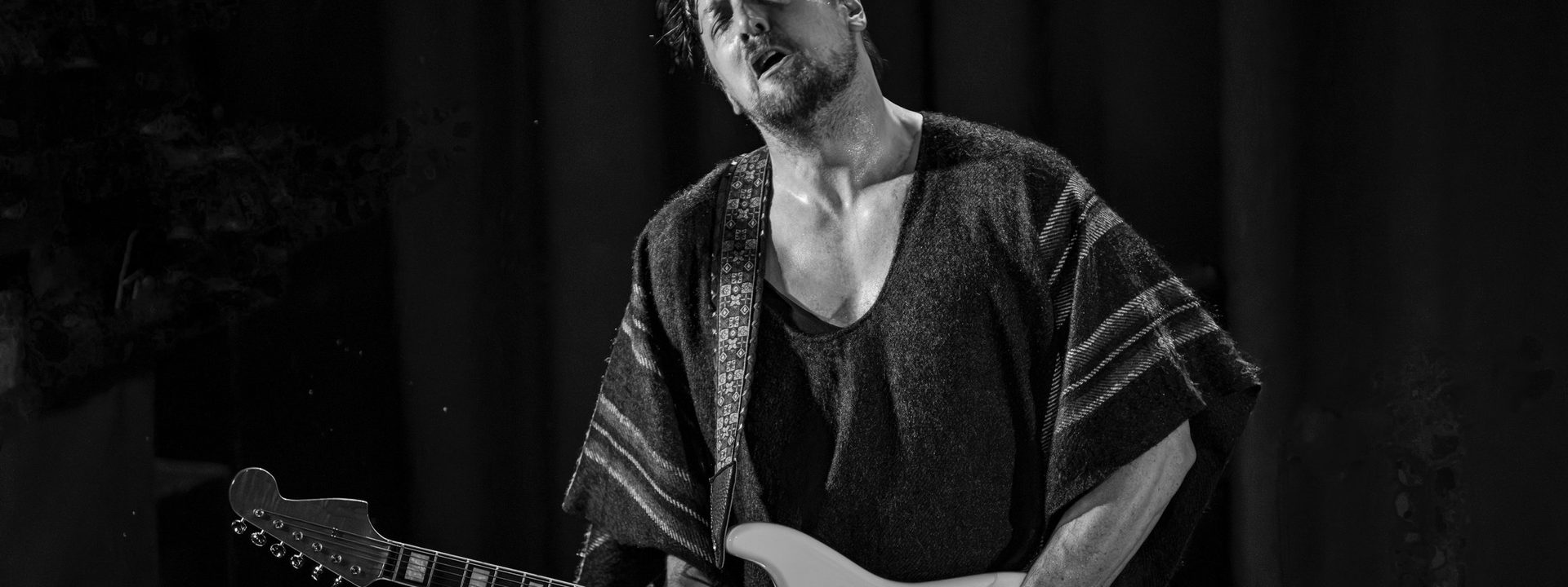 Brett Wood Shares New Single ‘Eyes’