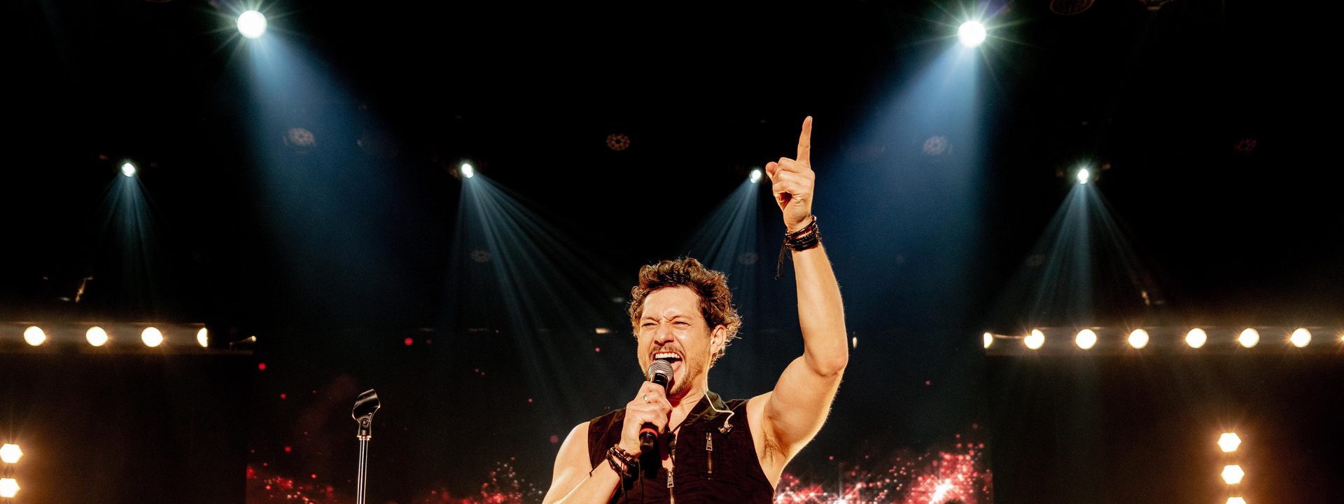Rob Mills Performs The Songs Of Bon Jovi