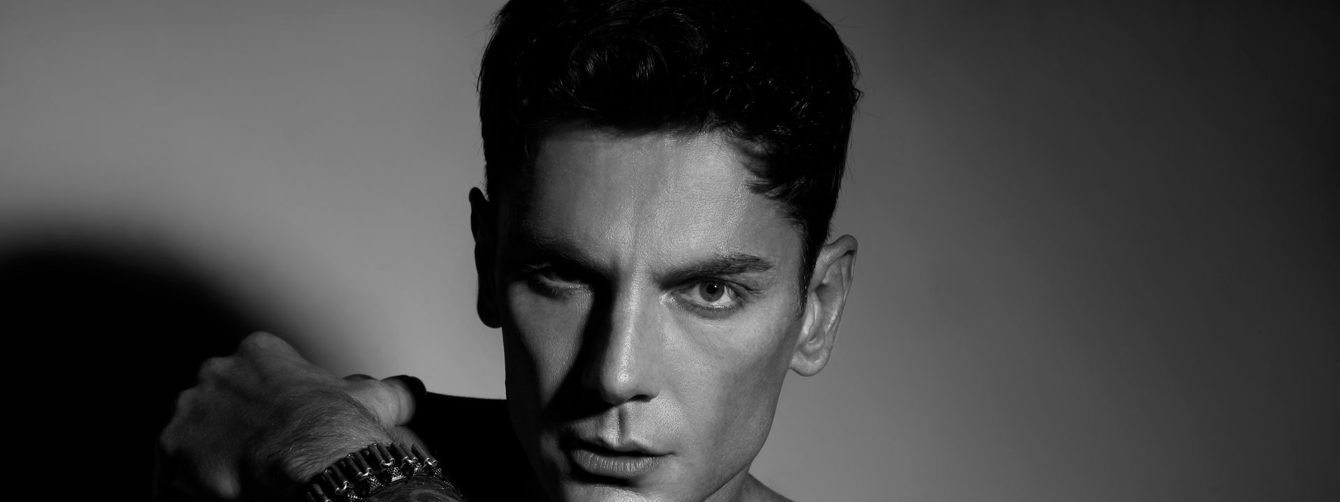 Piano Crossover Superstar Maksim Announces Oceania Tour