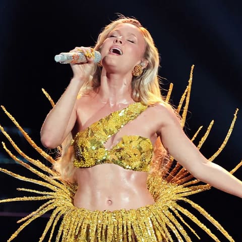Zara Larsson In Yellow