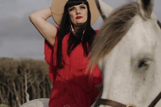 Tami Neilson Enlists Country Icon Ashley McBryde Along With Shelly Fairchild And Grace Bowers On New Single ‘Borrow My Boots’