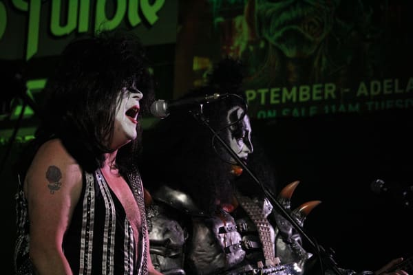 Australian Kiss Army