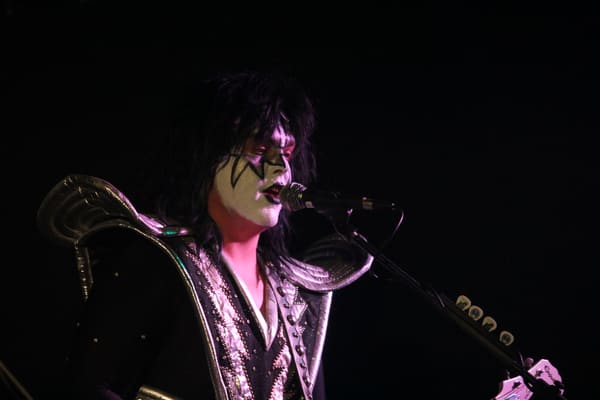 Australian Kiss Army