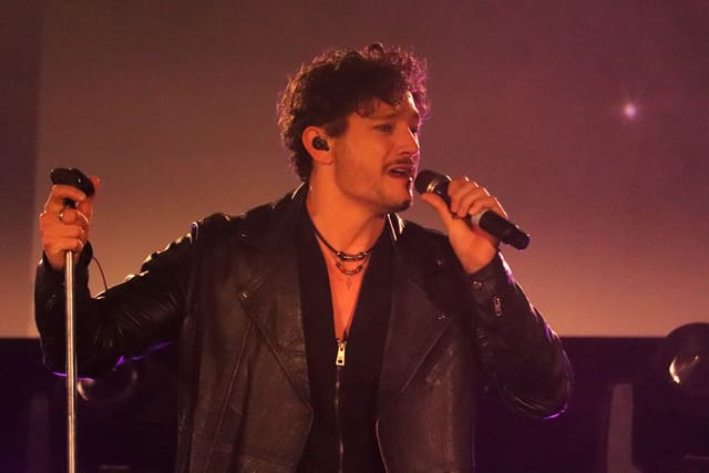 Rob Mills Performs The Songs Of Bon Jovi
