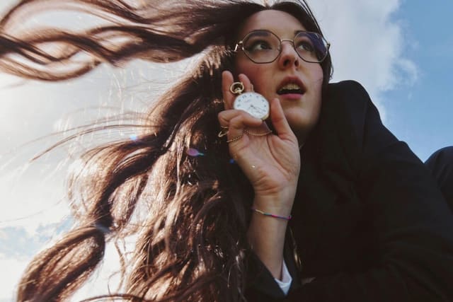 Swiss Singer-Songwriter Veronica Fusaro Shares Jangly New Single – Slot Machine