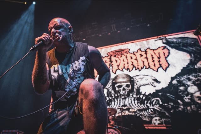 KING PARROT New Single + Video ‘Look Away I’m Hideous’ 