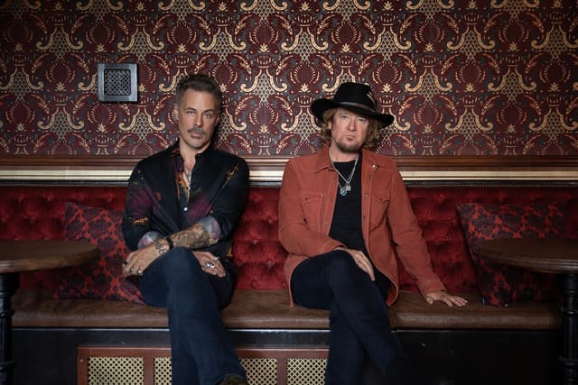 Iron Maiden’s Adrian Smith & The Winery Dogs’ Richie Kotzen New Album Out Now
