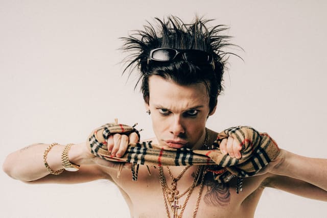 YUNGBLUD’s ‘Lovesick Lullaby’: A Britpop Rebellion Wrapped in Romance
