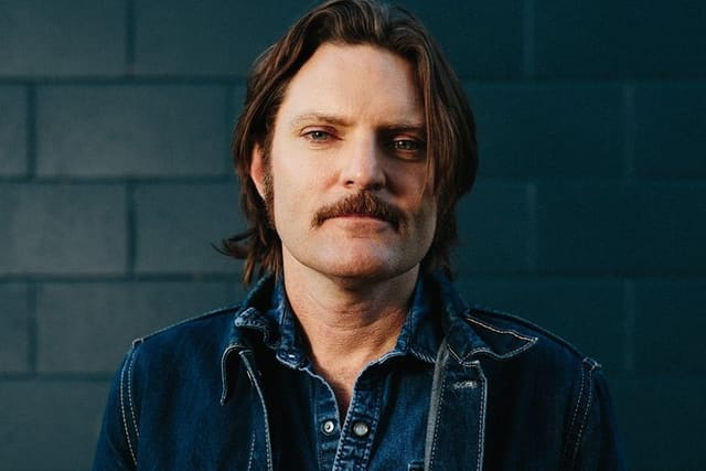 ‘Blue Eyes Cryin’ in the Rain’ – the NEW single from Danny Widdicombe and The Wand’rin’ Stars is out now via Futurfonic Records