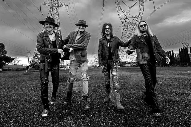 MÖTLEY CRÜE Release A New Version Of ‘Home Sweet Home’ Featuring The Iconic Dolly Parton