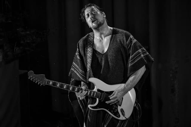 Brett Wood Shares New Single ‘Eyes’