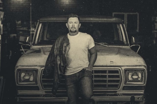 Scotty McCreery – Bottle Rockets