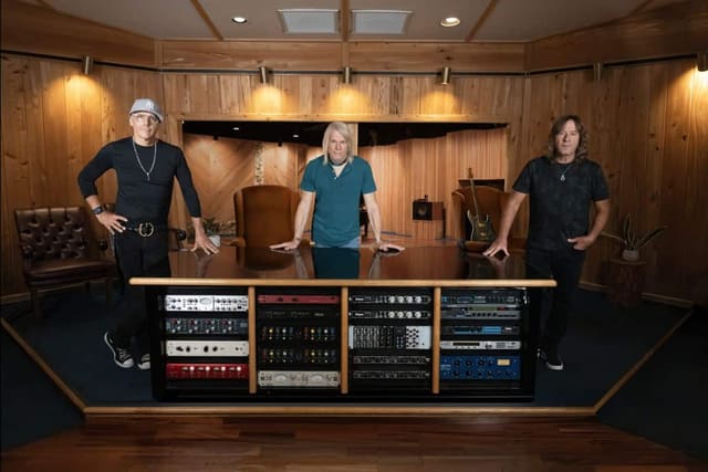Steve Morse Band Reveals Collaboration With Eric Johnson On ‘TexUS’