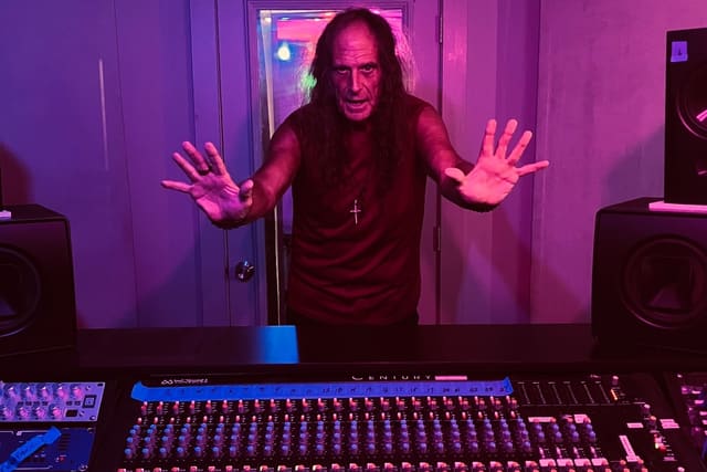 Joe Hasselvander To Release Fire On The Mountain On Nov 7