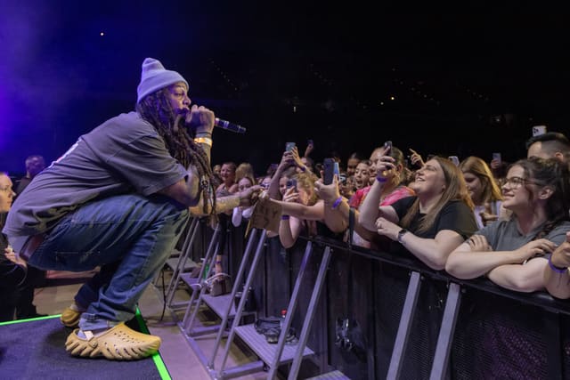 Travie McCoy – Fridayz Live