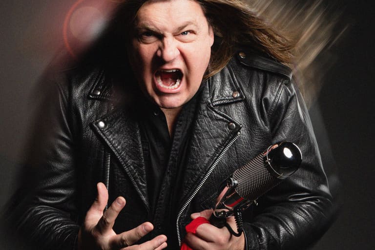 Neil Anthony performs Meat Loaf