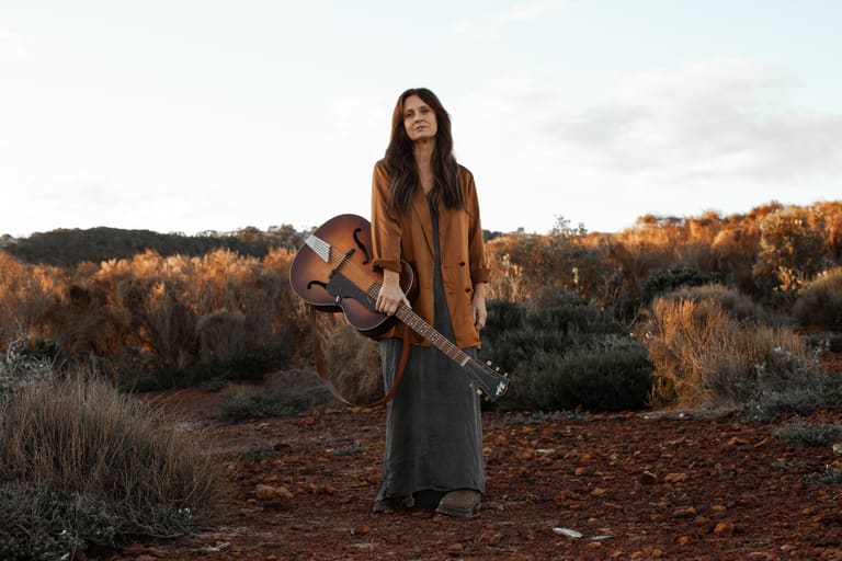Kasey Chambers Announces Backbone Australian Tour 2025