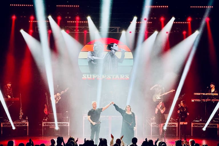 REVIEW: Kate Ceberano & Jon Stevens – Superstars Live