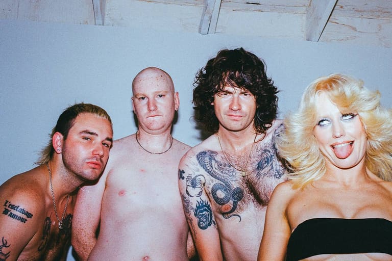Amyl And The Sniffers