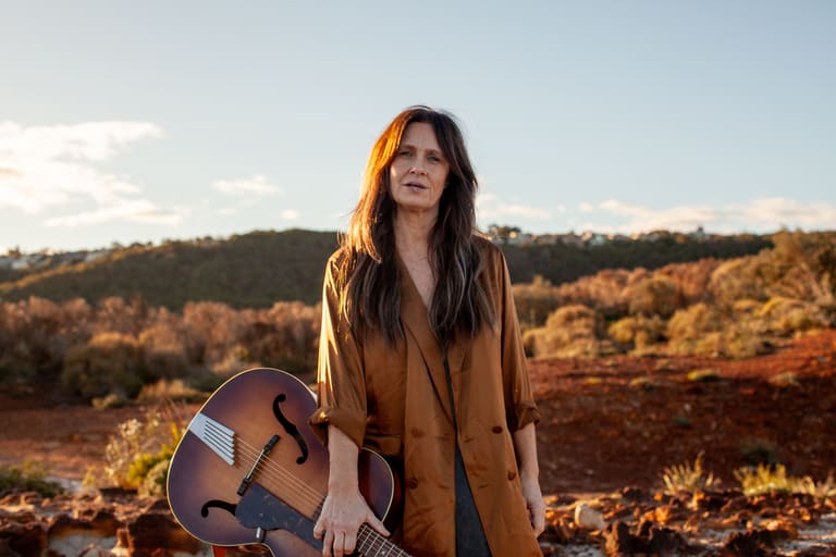 Kasey Chambers Announces Jenny Mitchell As Special Guest For 2025 Tour
