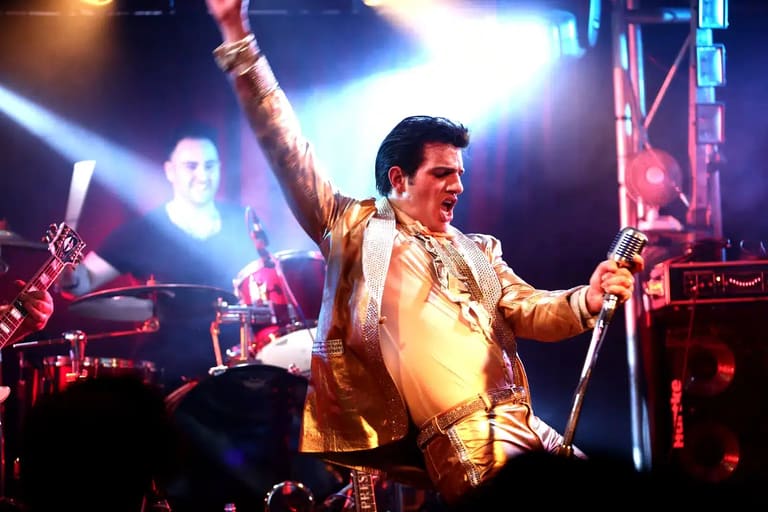 Zoe Laidlaw Reviews ELVIS by Anthony Petrucci