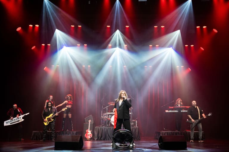 Neil Anthony Performs Meat Loaf