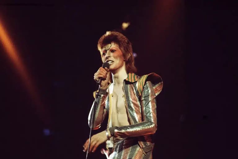 A Diamond in the Glam: David Bowie’s Aladdin Sane