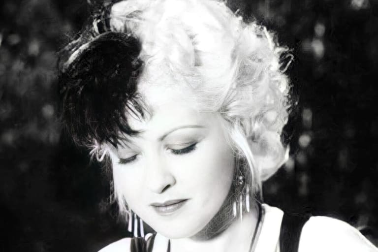 ON THIS DAY: 9 May 1989 – A Night to Remember, Cyndi Lauper’s Daring Detour