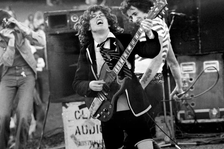 ON THIS DAY: 14 May 1975 – AC/DC’s High Voltage Was Released