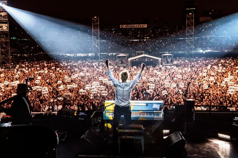 Paul McCartney Lands Down Under