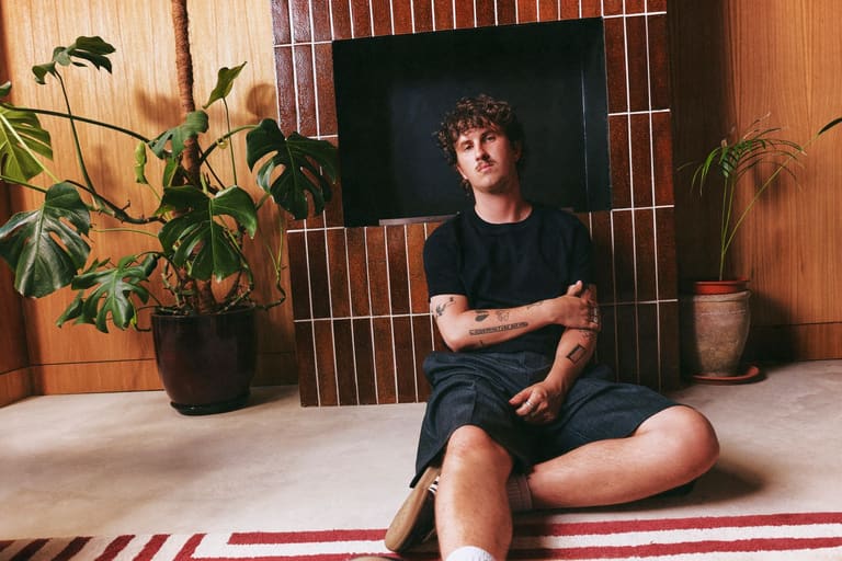 Arthur Hill Announces Australian Headline Tour For January 2026