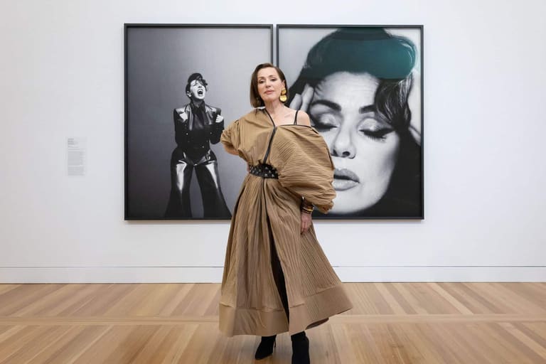 Tina Arena Portrait Unveiled