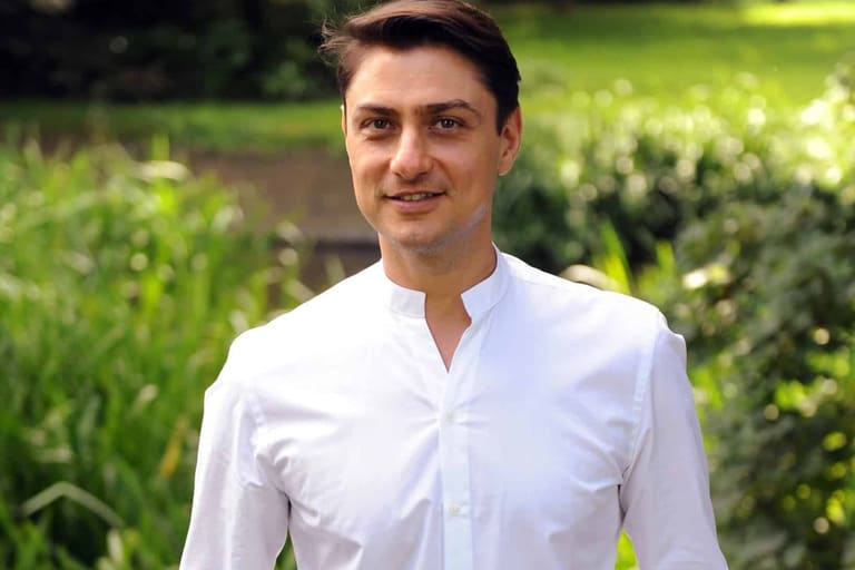 Takis on State Opera South Australia’s Roméo et Juliette.