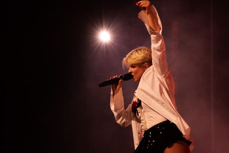 Robyn Announces The Sexistential Tour