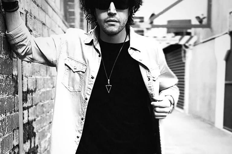 Jason Ayres Set To Open For The Fabulous Caprettos