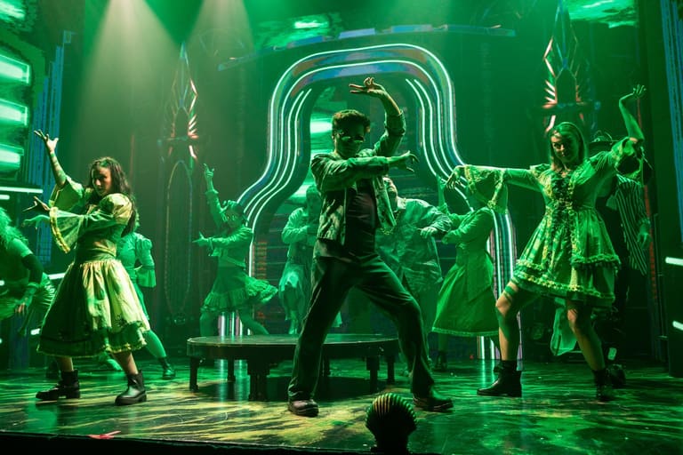 Oz Cirque