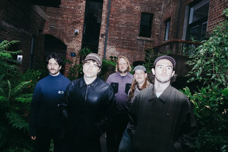 The Velvet Club: Are You Falling In Love