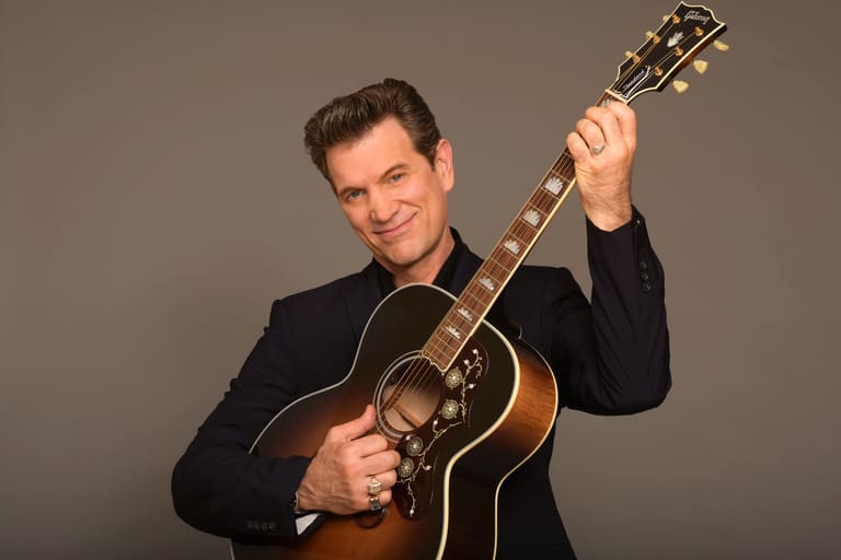 Chris Isaak – In Concert