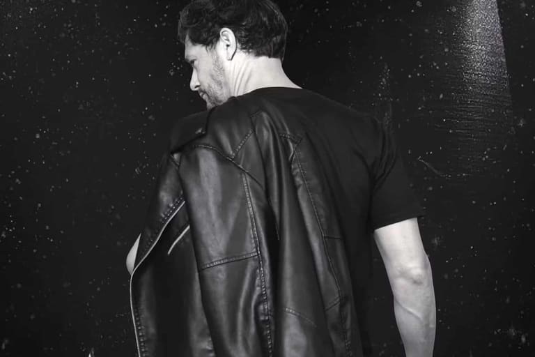 Rob Mills Performs The Songs Of Bon Jovi