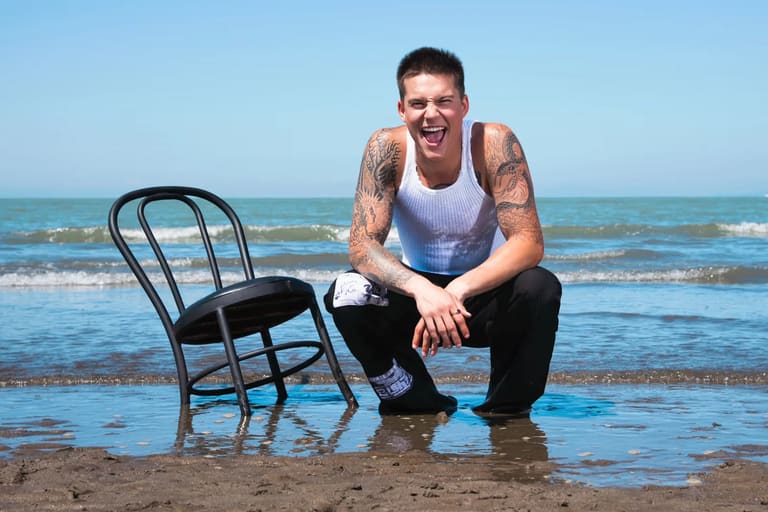 Cameron Whitcomb Announces Australian Tour