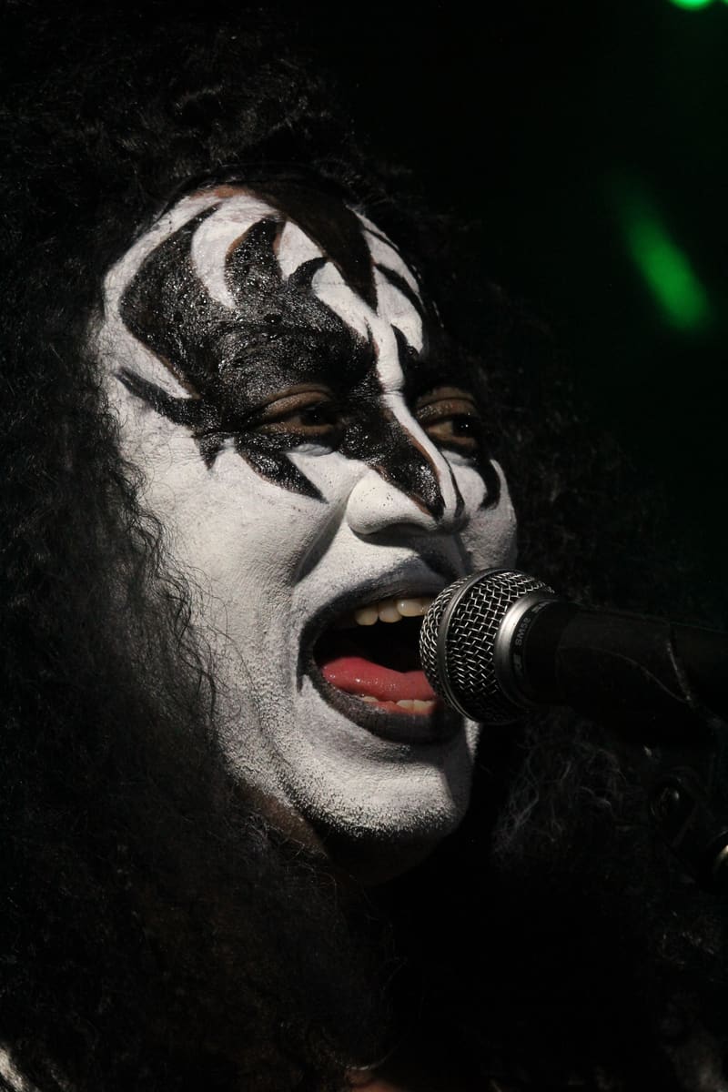 Australian Kiss Army
