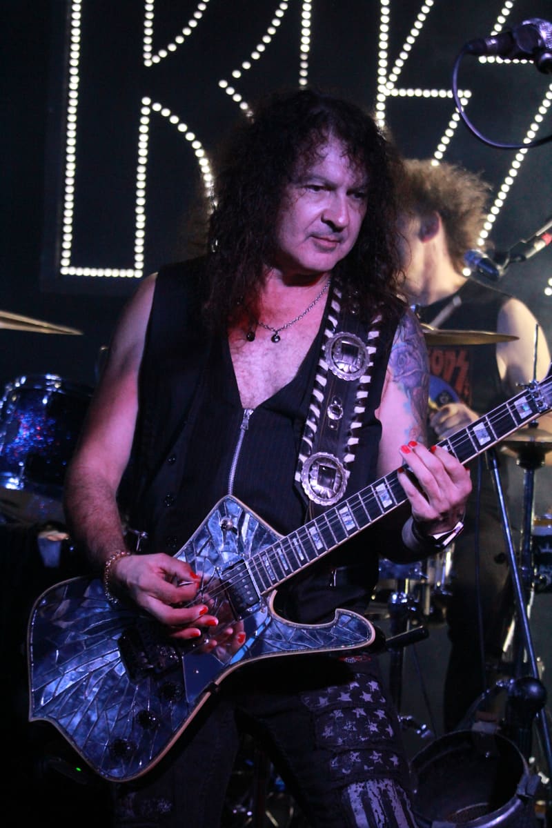 Australian Kiss Army