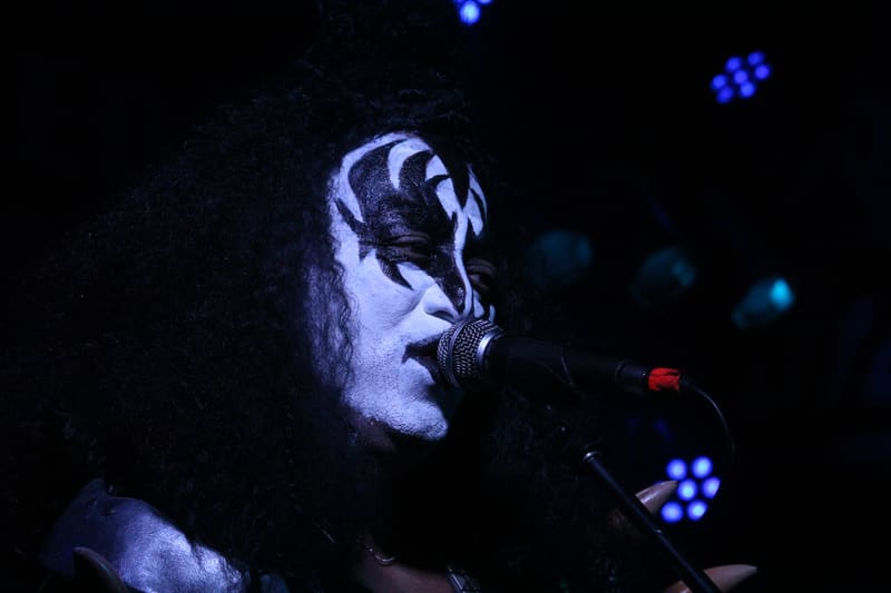 Australian Kiss Army