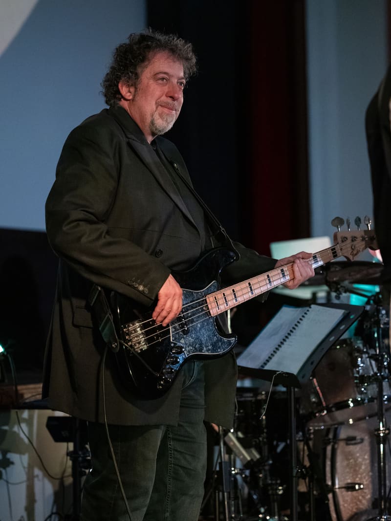 Shaun Holton